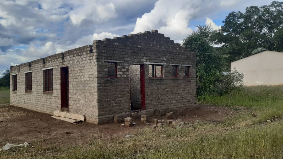 Building works move along quickly to build a school in Doebra