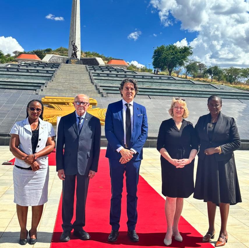 Ambassador Berutto pays his respects at the Heroes’ Acre